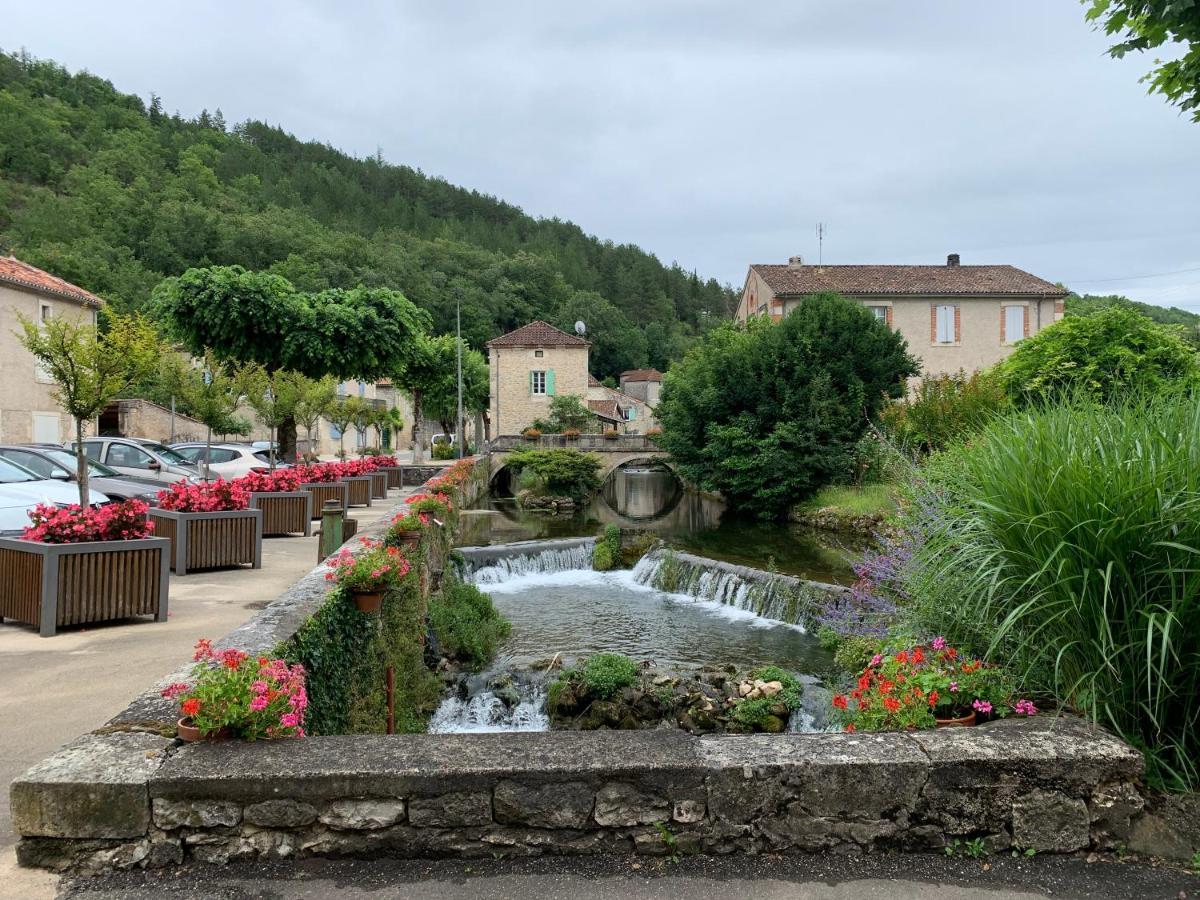 Stylish One Bedroom Apartment In A Lovely Village Saint-Vincent-Rive-d'Olt Bagian luar foto